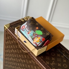 LV Clutch Bags